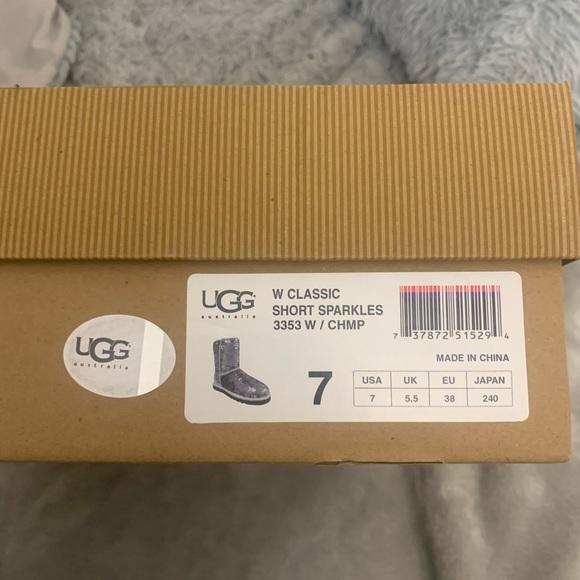 Reversible sequins UGG boots - Picture 5 of 5